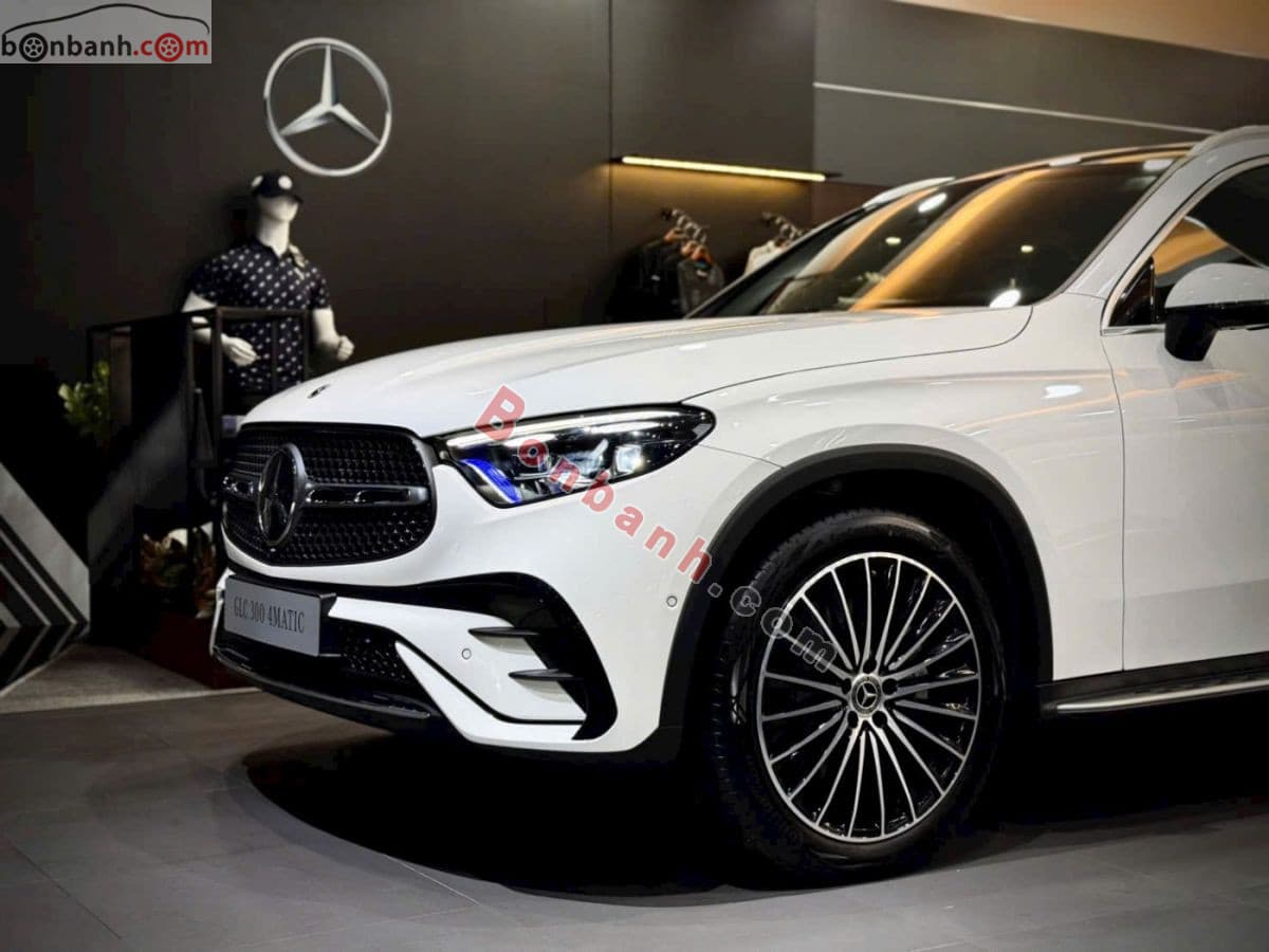 2025 Mercedes-Benz GLC 300 4Matic