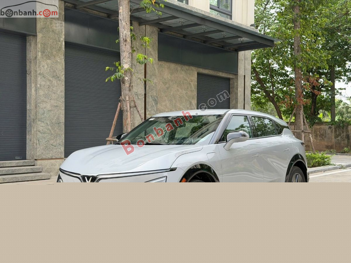 2026 VinFast VF7 Eco