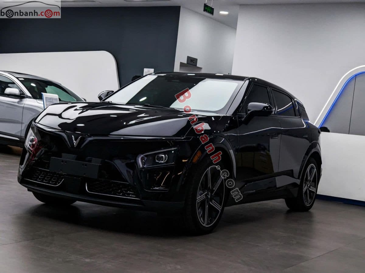 2026 VinFast VF7 Plus