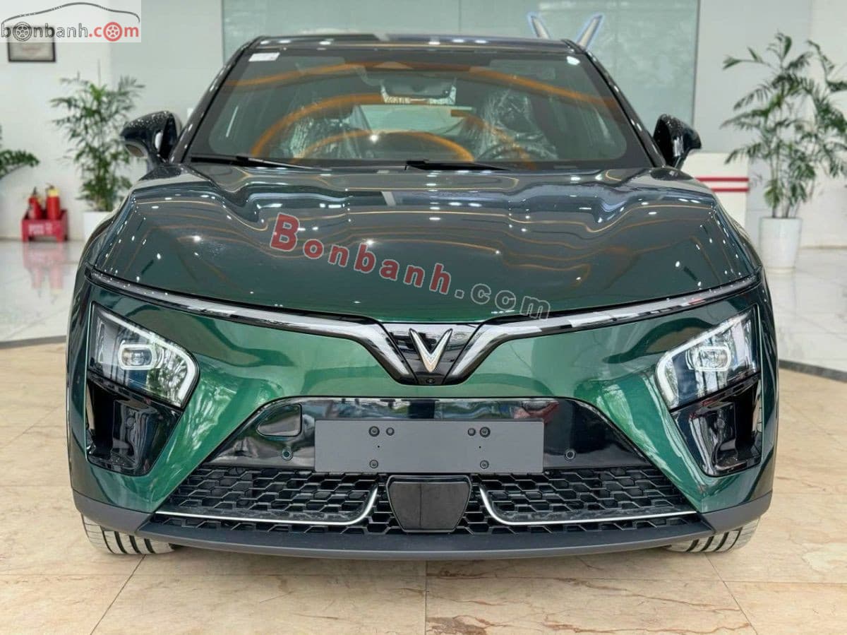 2026 VinFast VF7 Plus