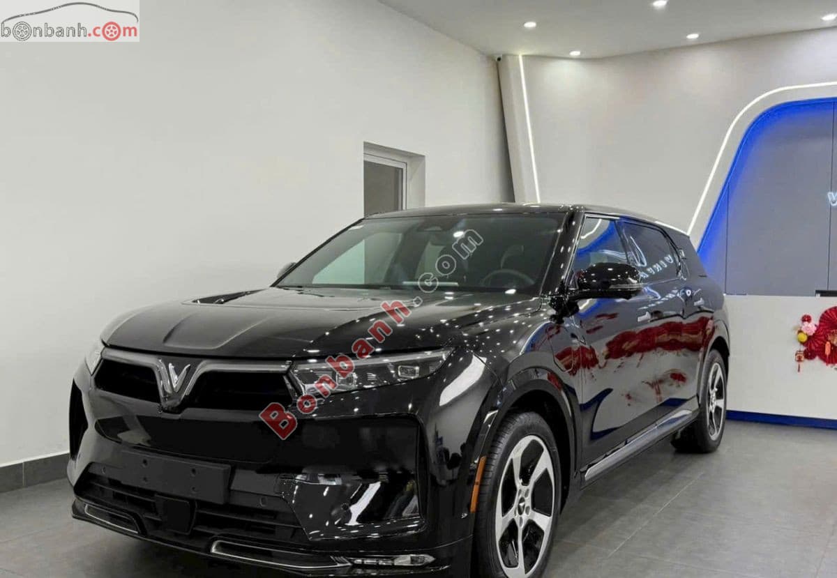 2026 VinFast VF9 Eco