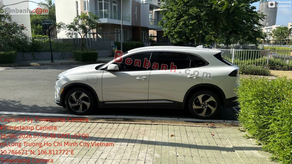 2024 VinFast VF8 Eco AWD