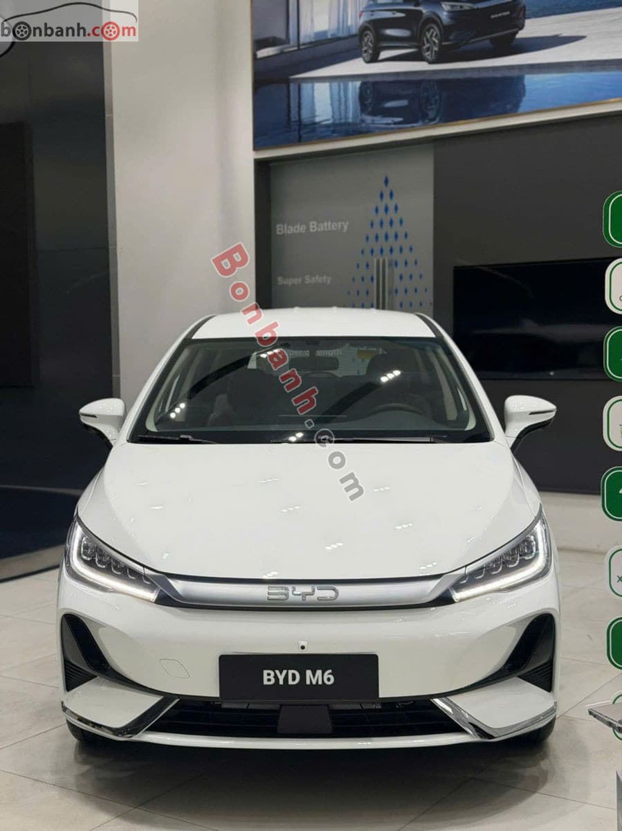 2026 BYD M6 Standard