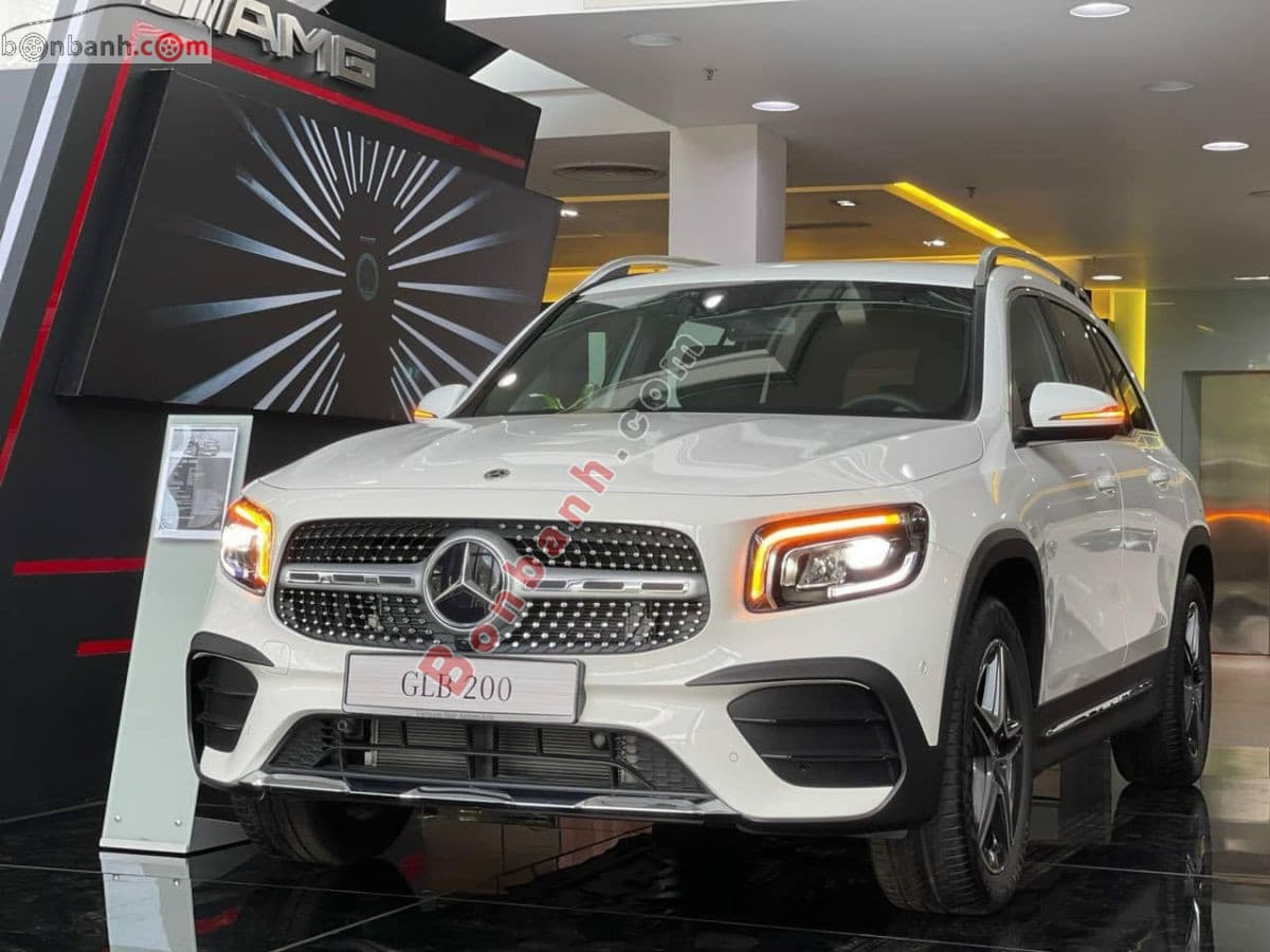 2025 Mercedes-Benz GLB 200 AMG