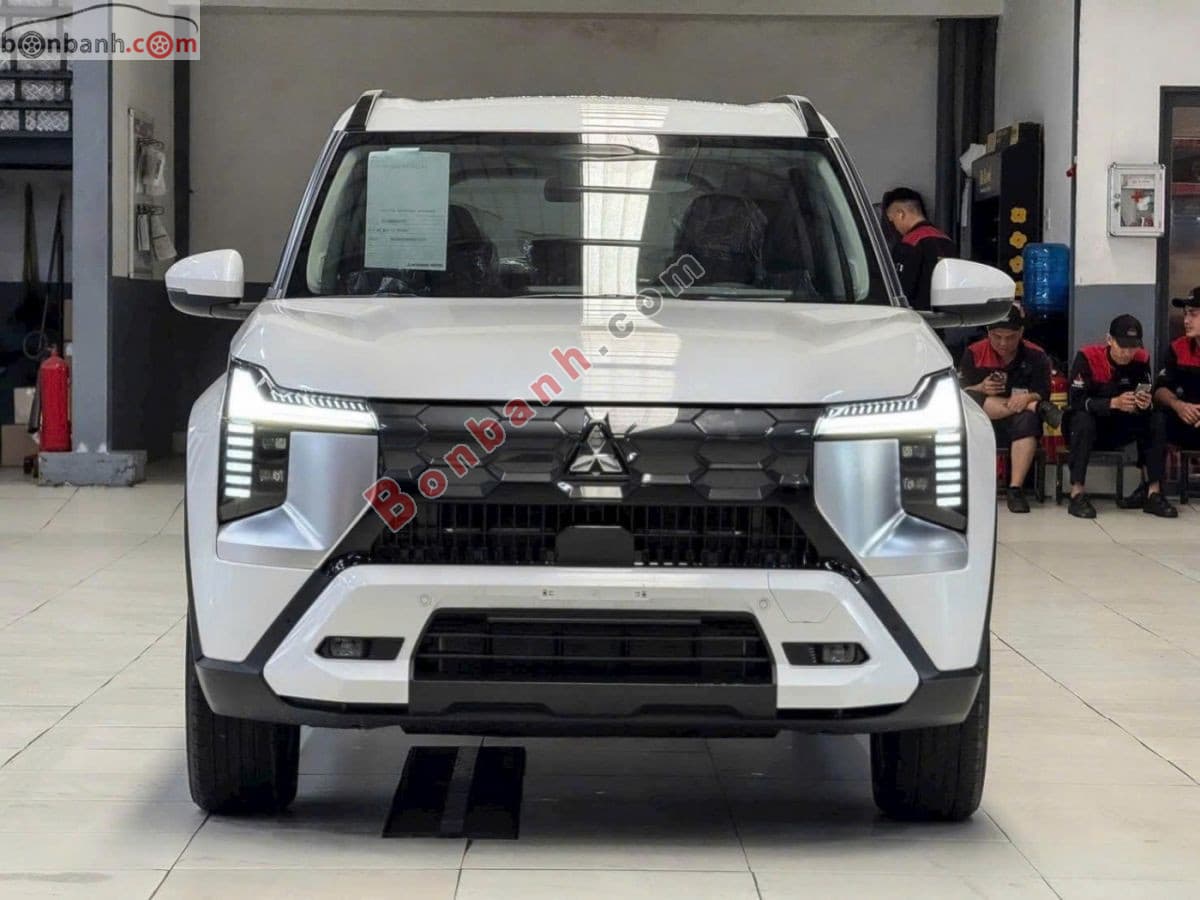 2026 Mitsubishi Destinator Premium