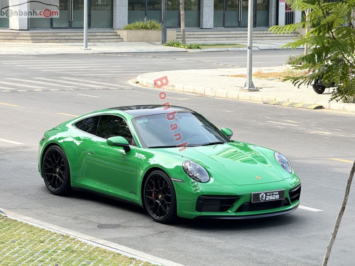 2023 Porsche 911 Carrera 4 GTS