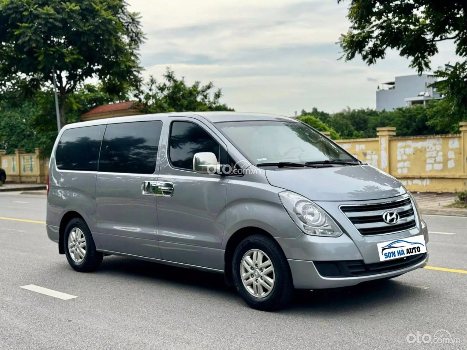 2017 Hyundai Grand Starex 2.4 MT