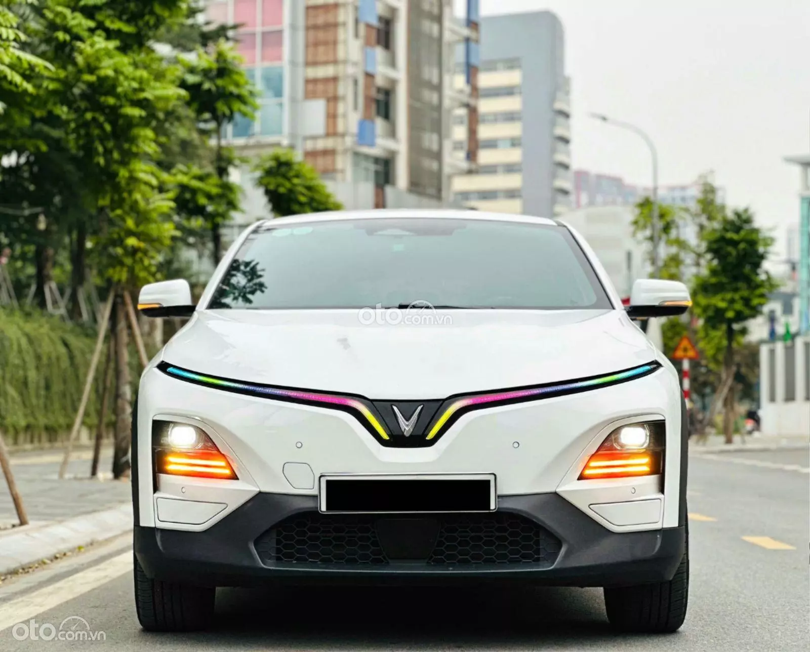 2025 VinFast VF6 Eco