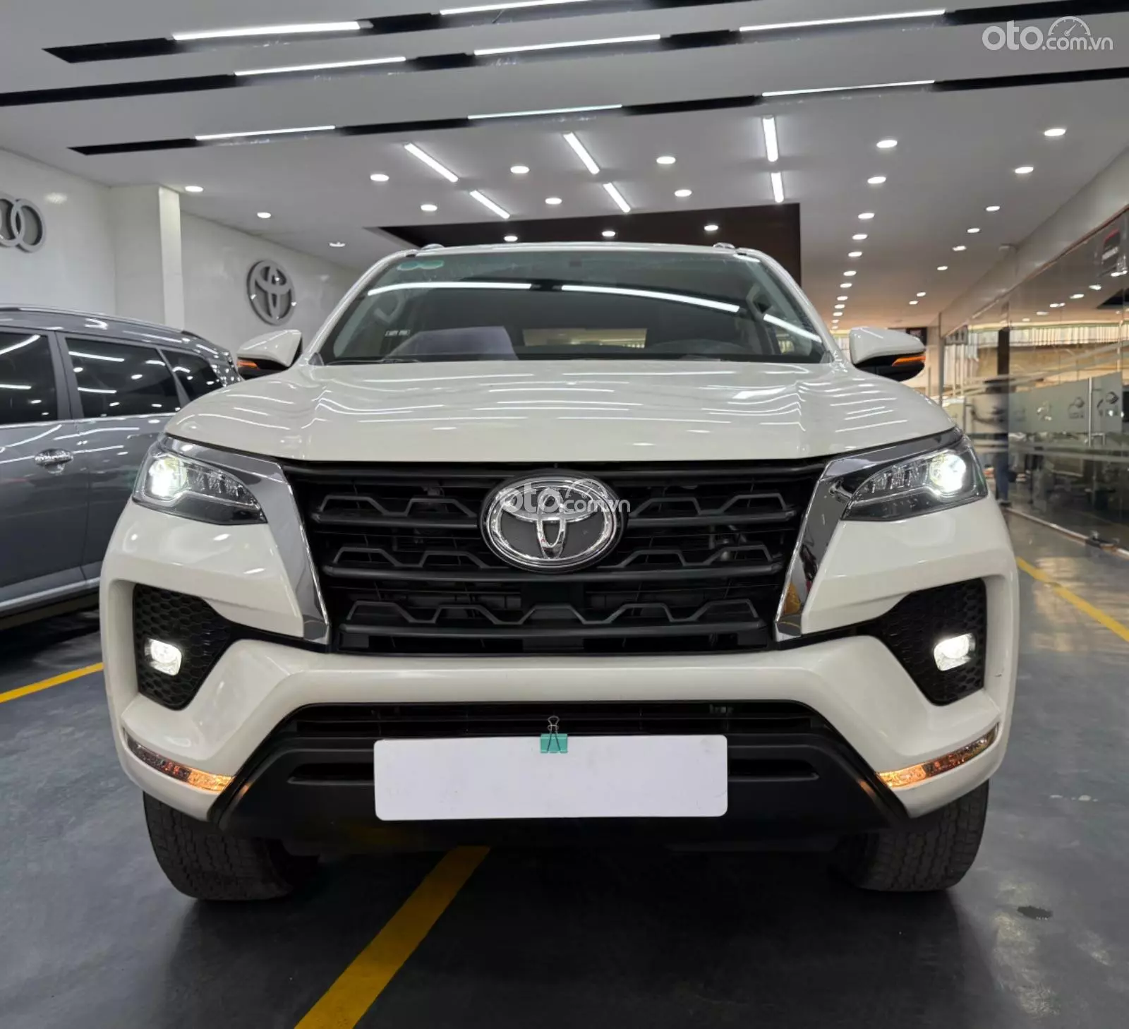 2022 Toyota Fortuner 2.7 V 4X2 AT