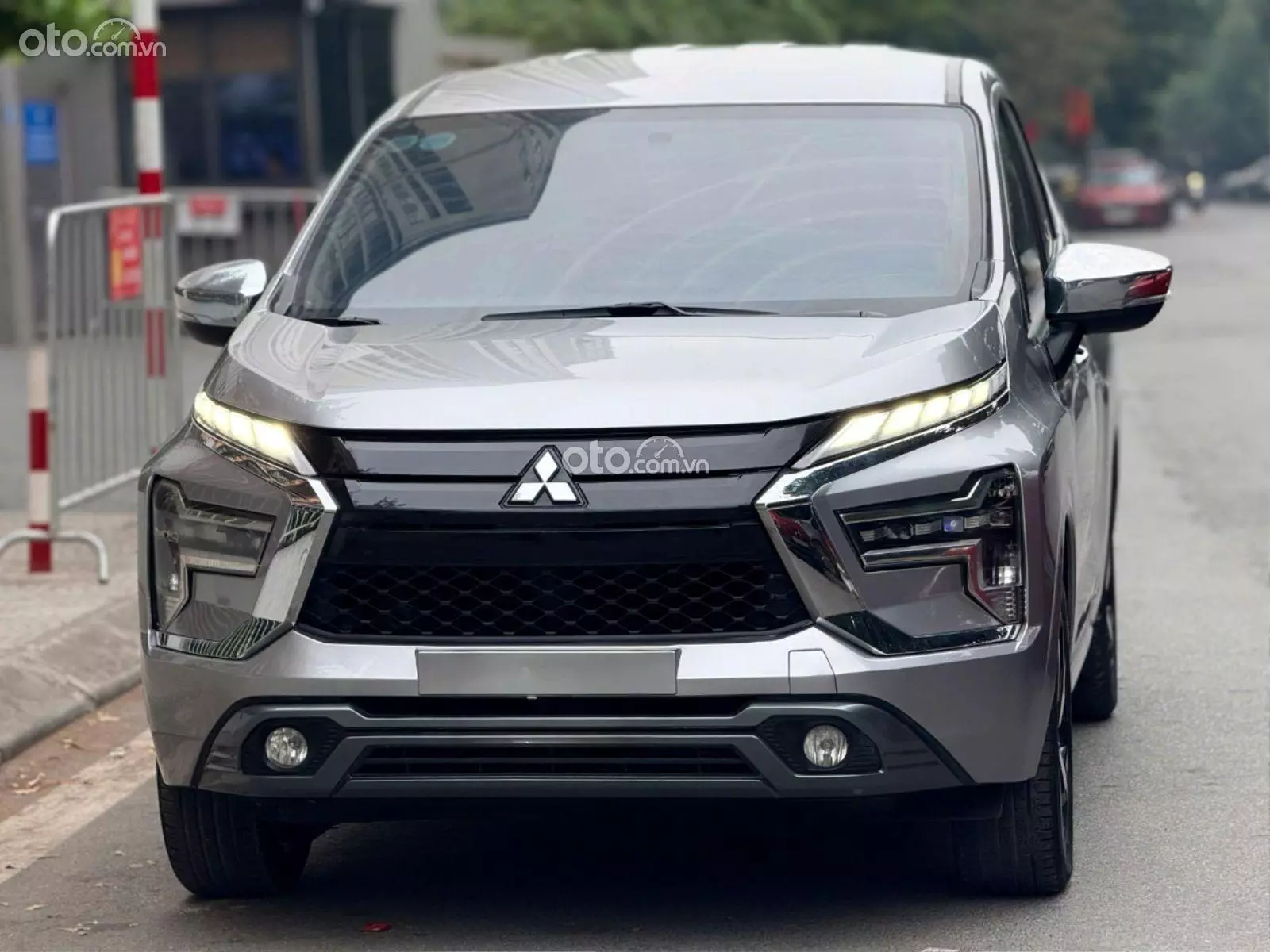 2022 Mitsubishi Xpander AT Premium