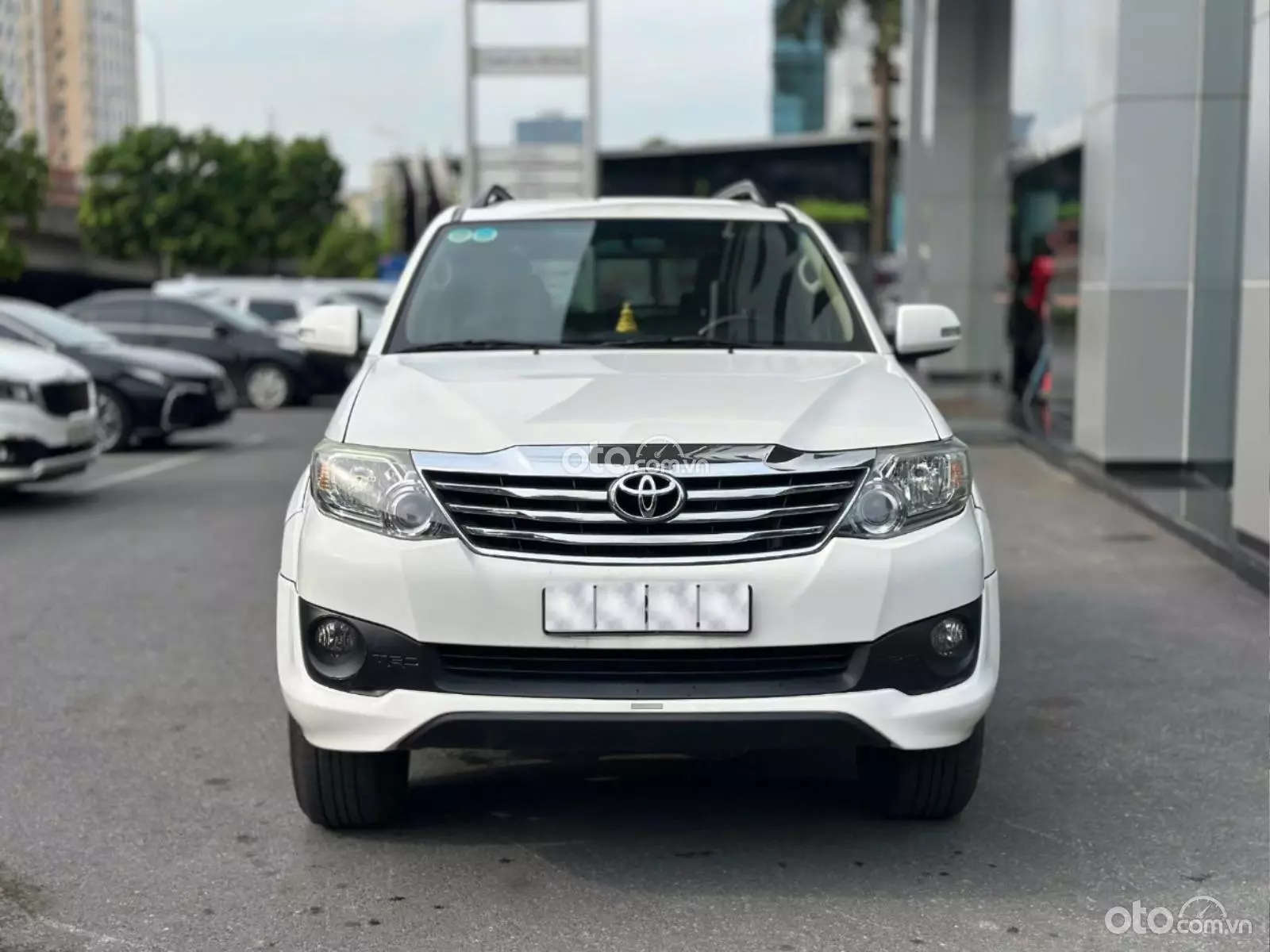 2014 Toyota Fortuner 2.7V TRD 4x2