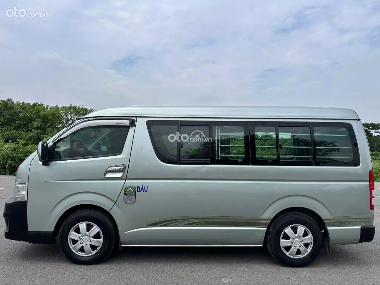 2010 Toyota Hiace - ảnh nhỏ 4