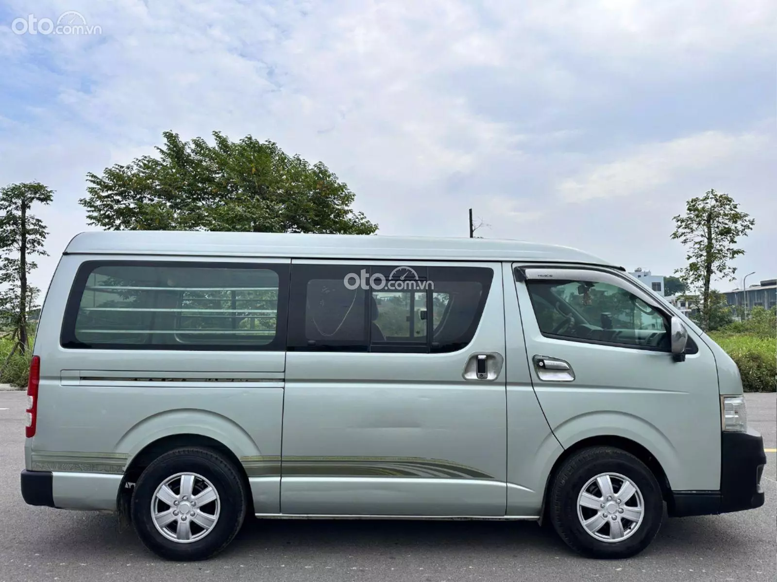2010 Toyota Hiace - ảnh nhỏ 6