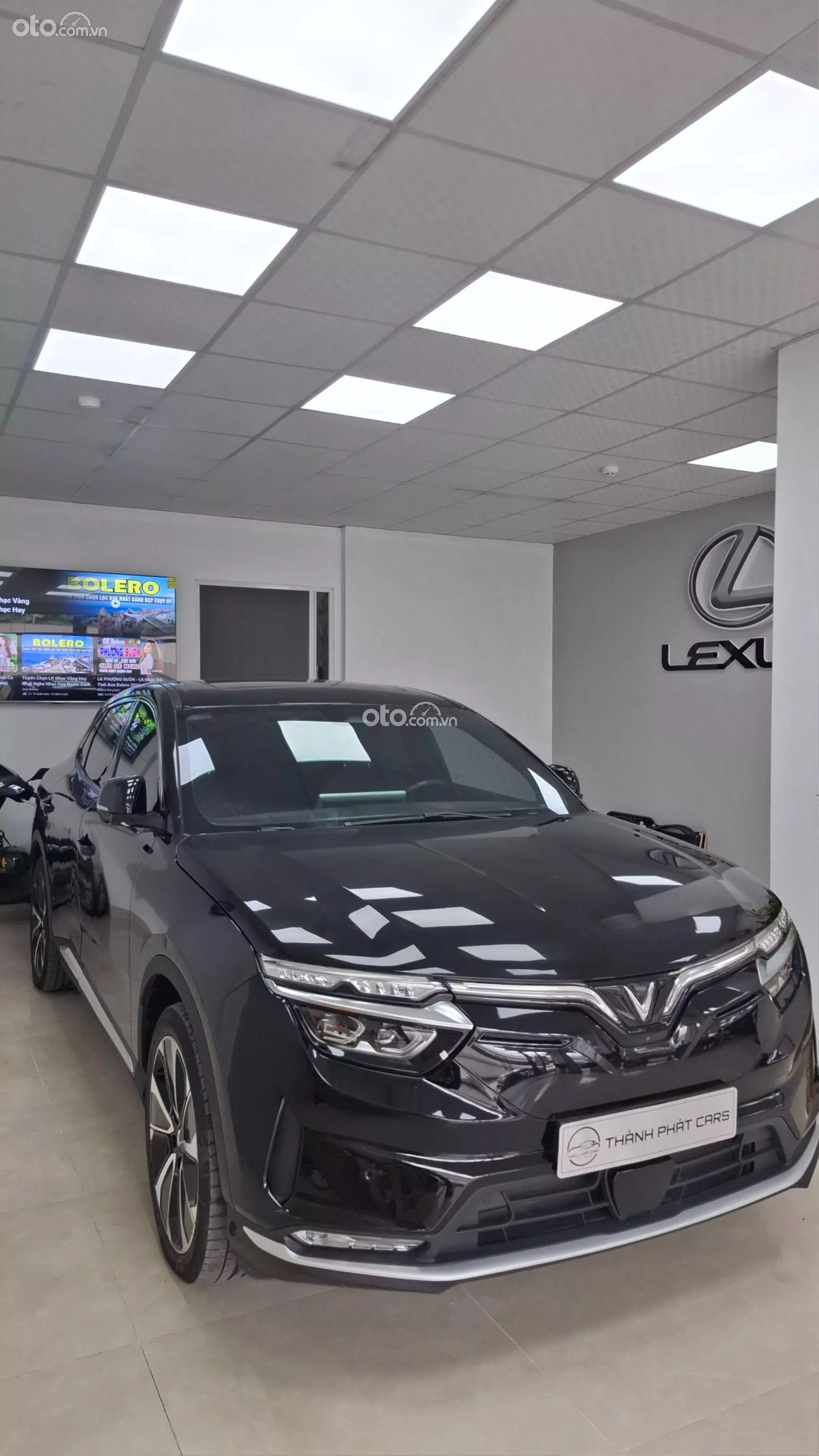 2023 VinFast VF8 Eco