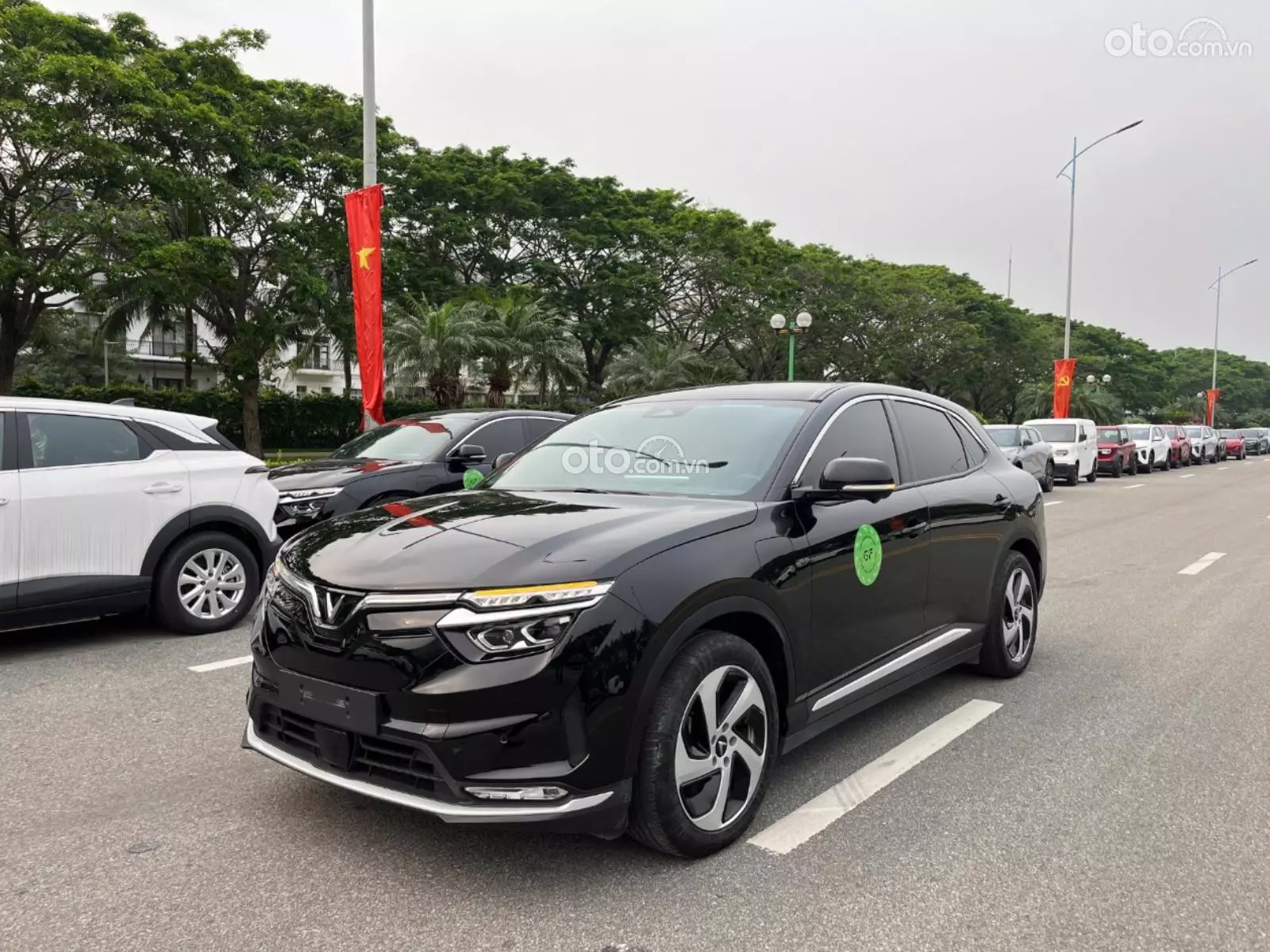 2023 VinFast VF8 Eco
