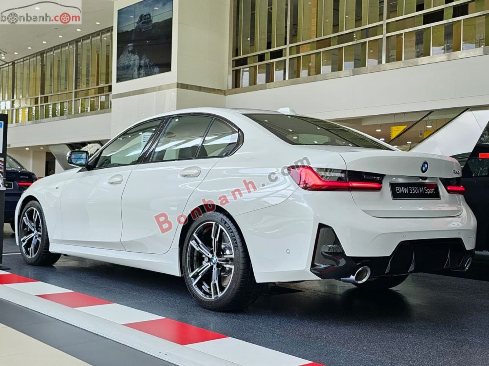 2025 BMW 3 Series 330i M Sport - ảnh nhỏ 4