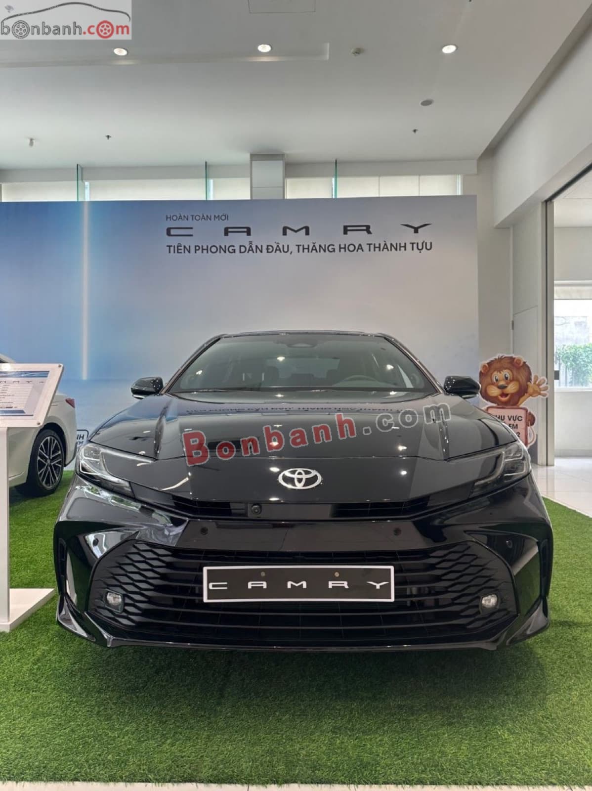 2026 Toyota Camry 2.5 HEV Mid