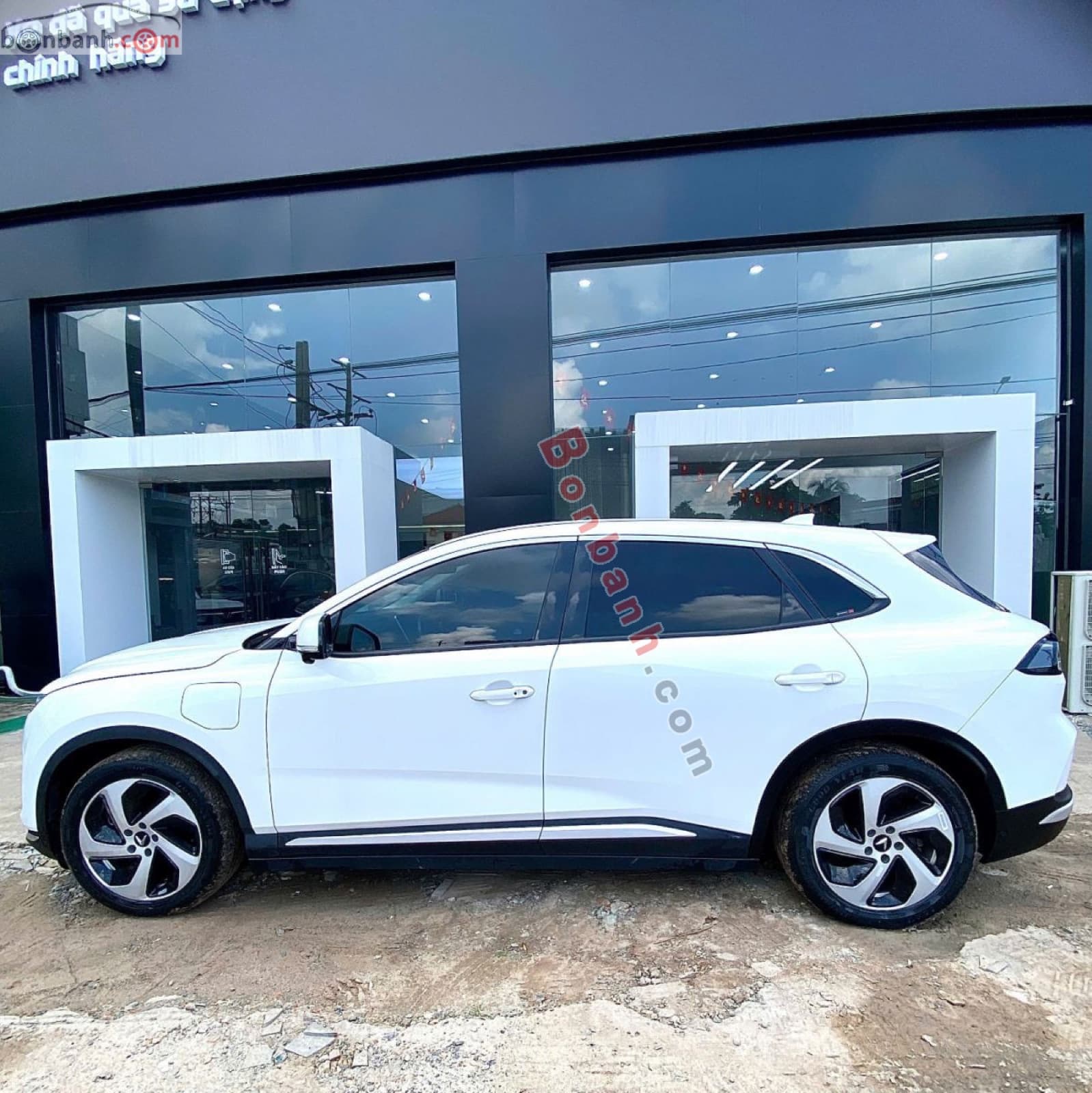 2023 VinFast VF8 Eco AWD - ảnh nhỏ 3