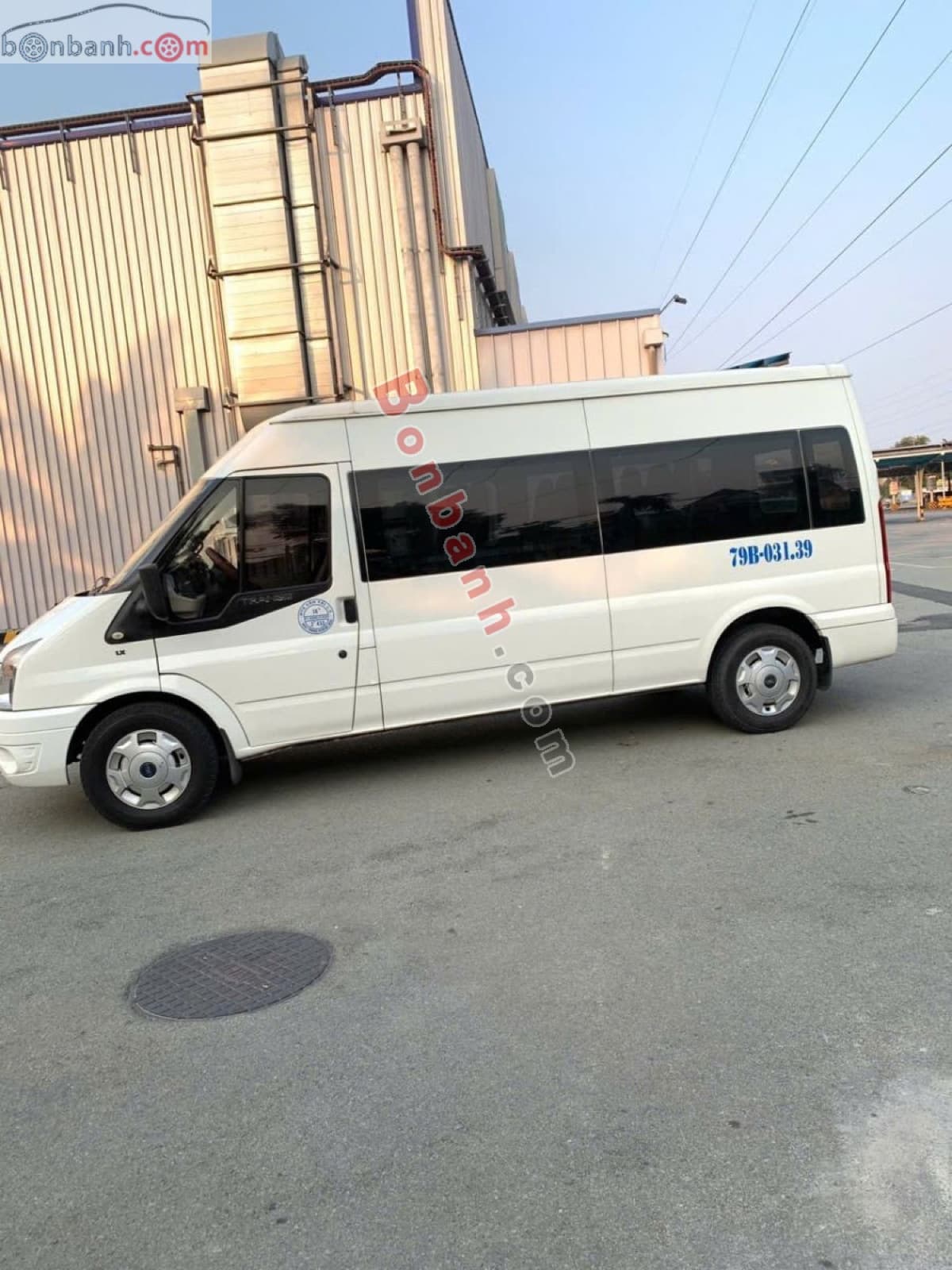 2019 Ford Transit Luxury - ảnh nhỏ 3