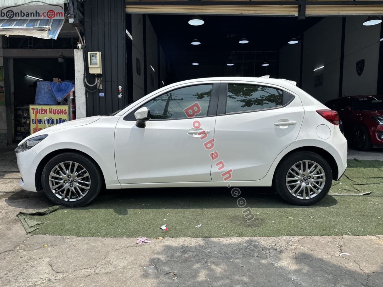 2023 Mazda 2 Sport Luxury