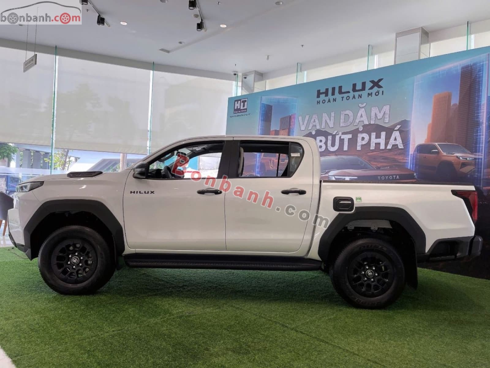 2026 Toyota Hilux Pro 2.8L 4x2 AT - ảnh nhỏ 5