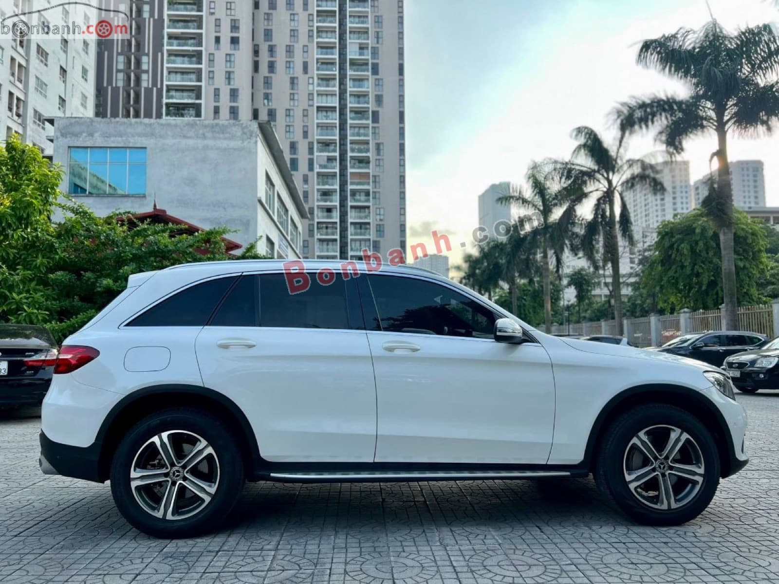 2017 Mercedes-Benz GLC 250 4Matic - ảnh nhỏ 4