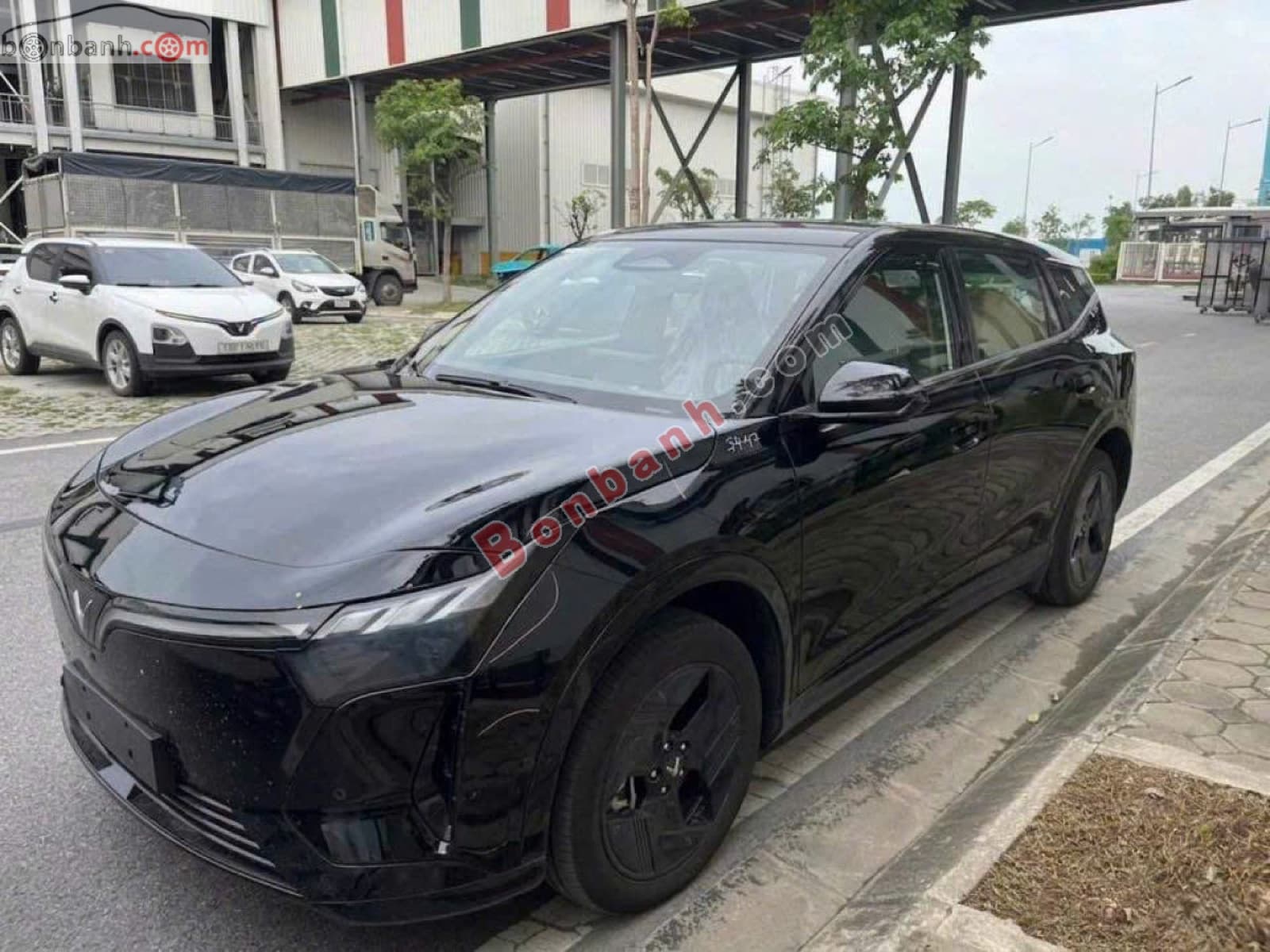 2026 VinFast VF8 Eco