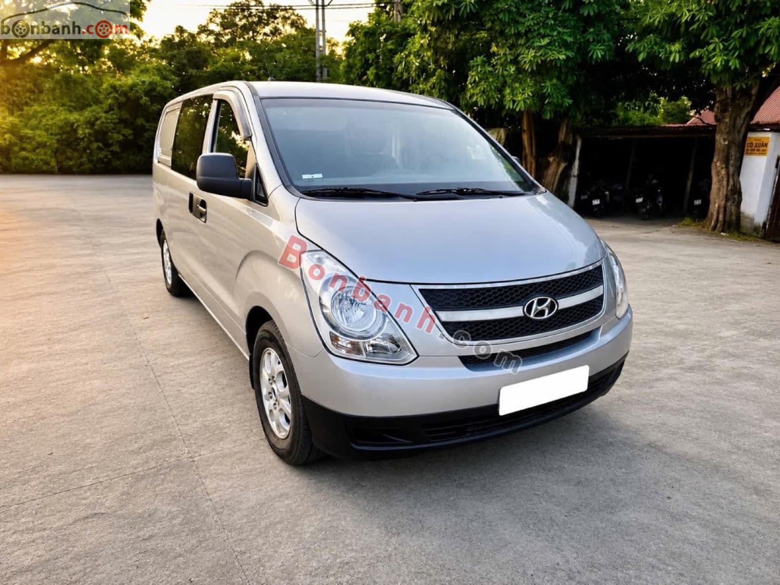 2010 Hyundai Grand Starex Van 2.5 MT - ảnh nhỏ 2
