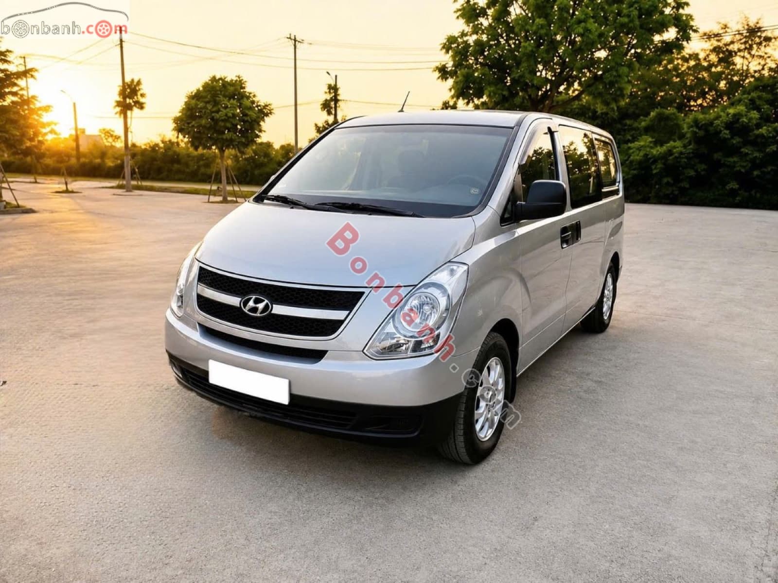 2010 Hyundai Grand Starex Van 2.5 MT - ảnh nhỏ 3