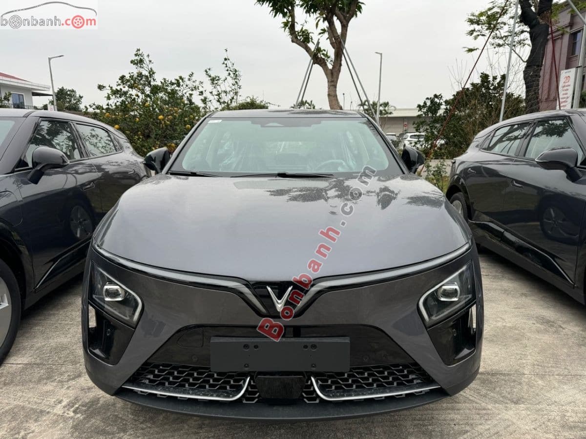 2026 VinFast VF7 Eco - Image 1