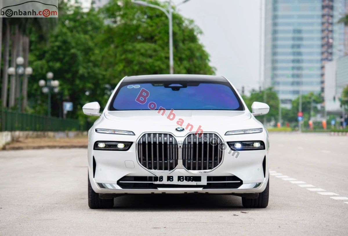 2023 BMW 7 Series 740i Pure Excellence