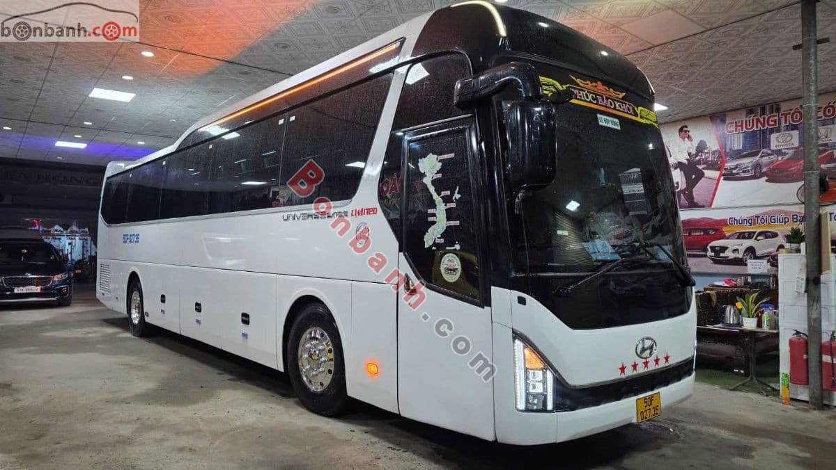 2011 Hyundai Universe