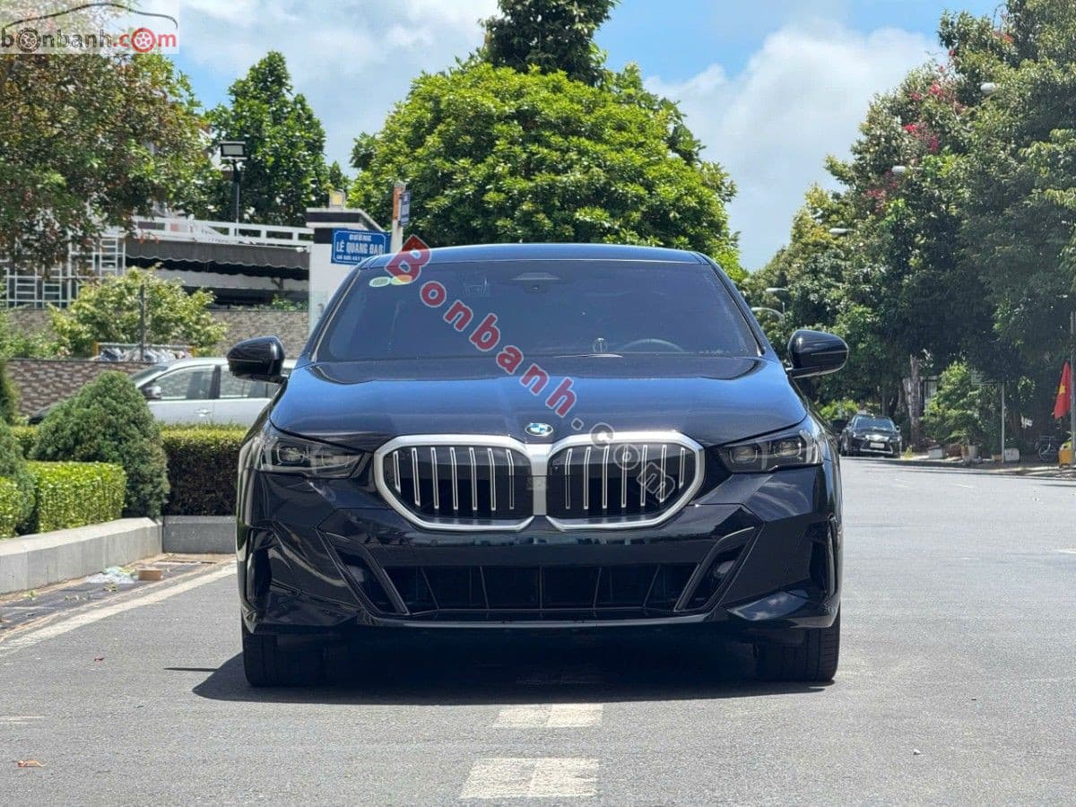 2025 BMW 5 Series 530i M Sport