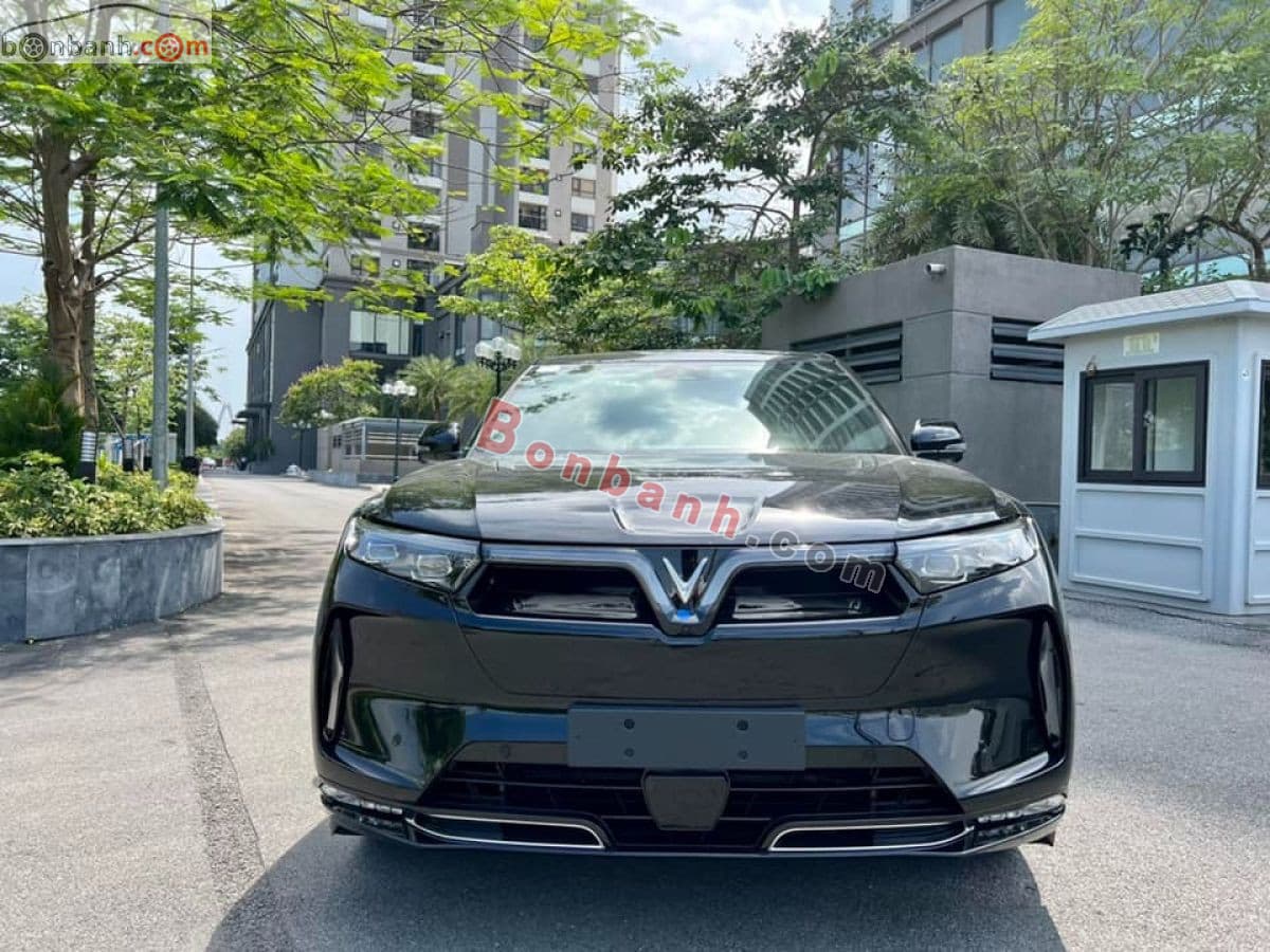 2026 VinFast VF9 Eco