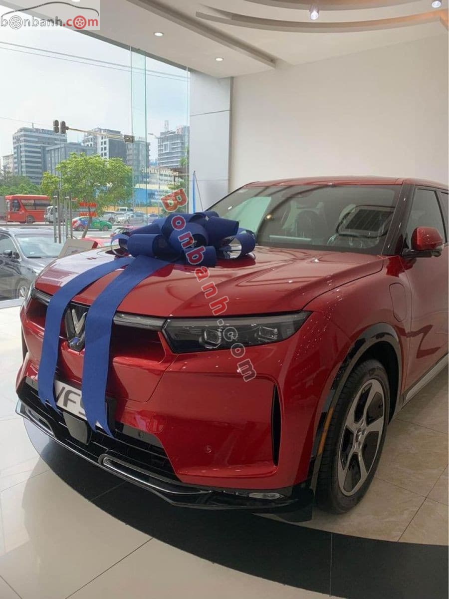 2026 VinFast VF9 Eco