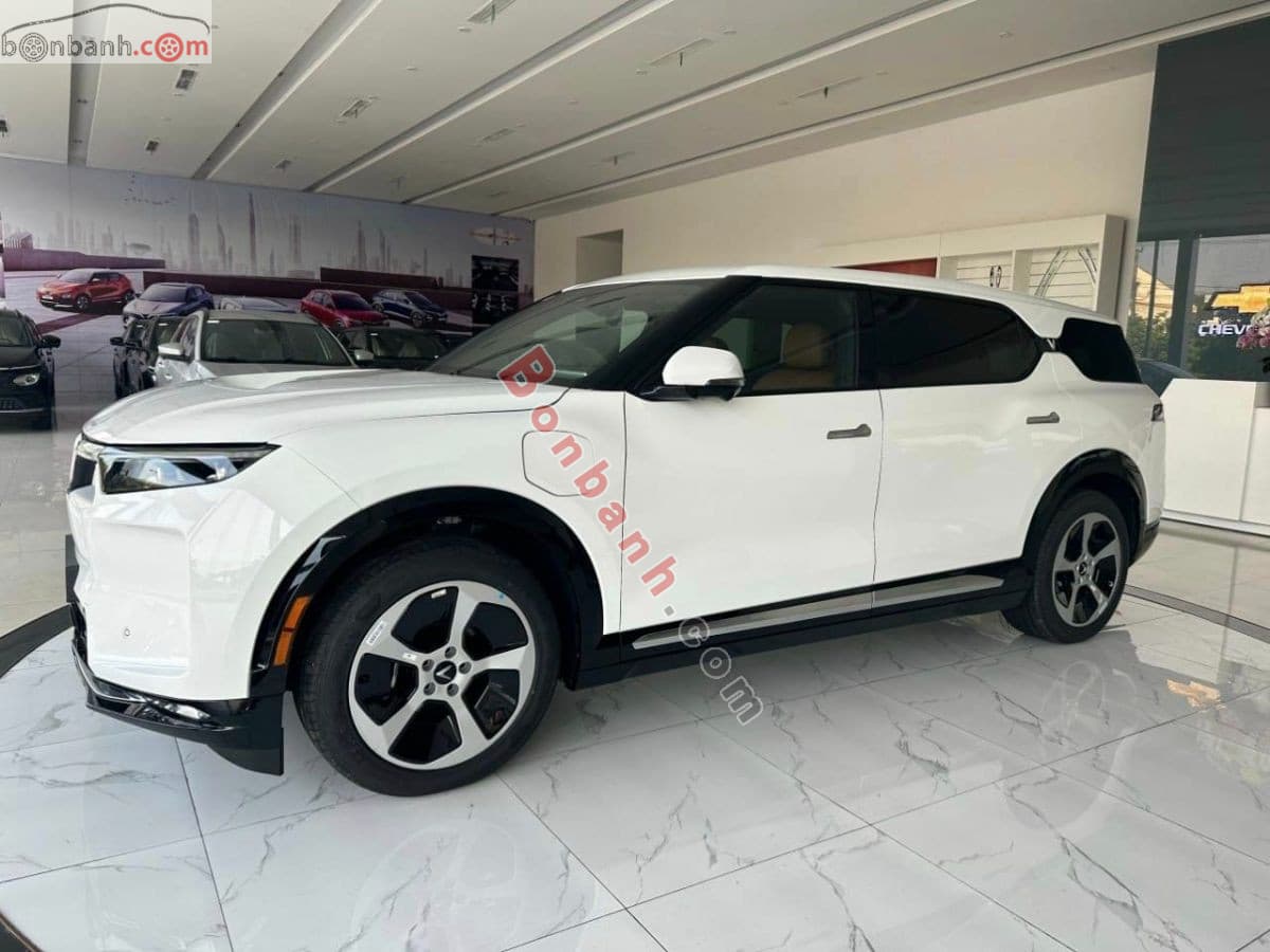 2026 VinFast VF9 Eco