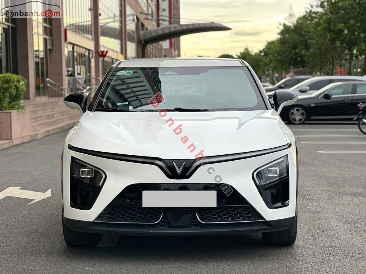2024 VinFast VF7 S
