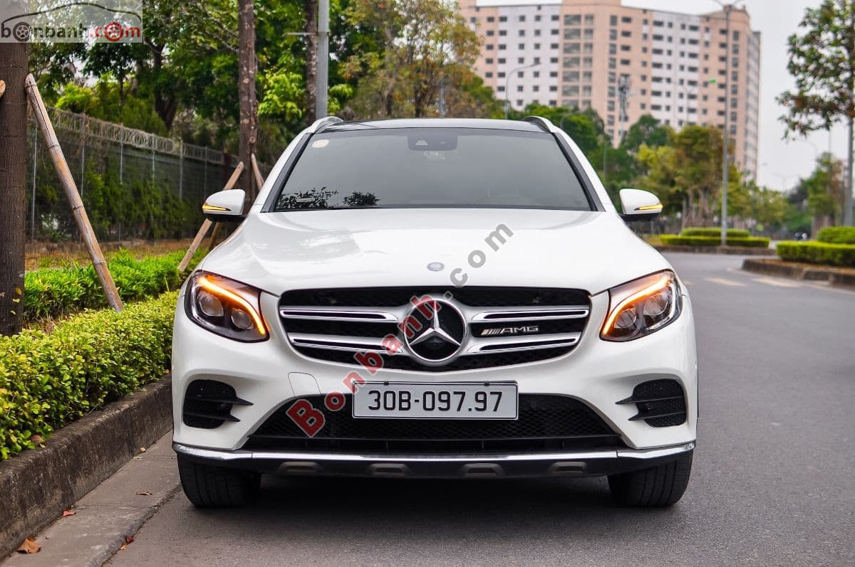 2016 Mercedes-Benz GLC 300 4Matic - Image 1