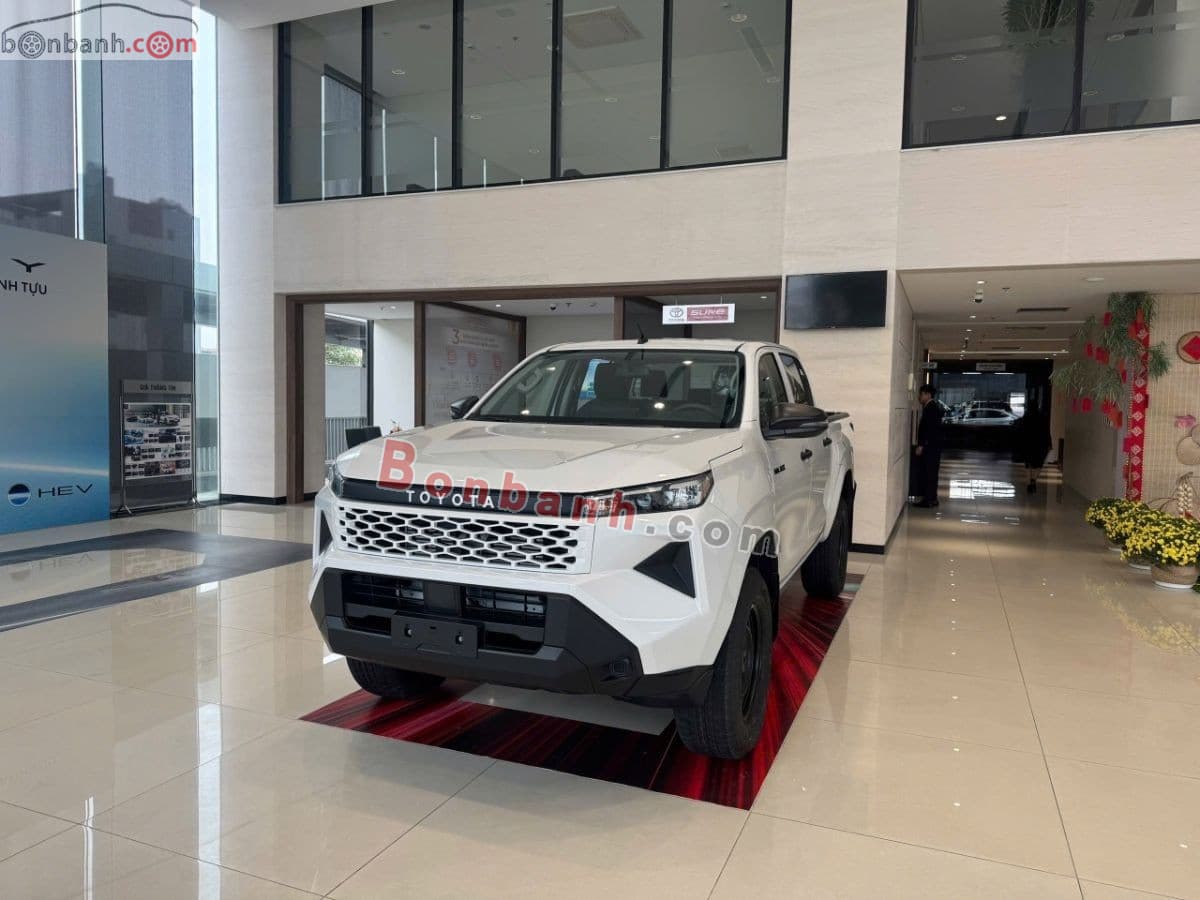 2026 Toyota Hilux Standard 2.8L 4x2 MT