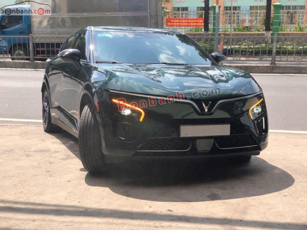 2024 VinFast VF7 Plus AWD