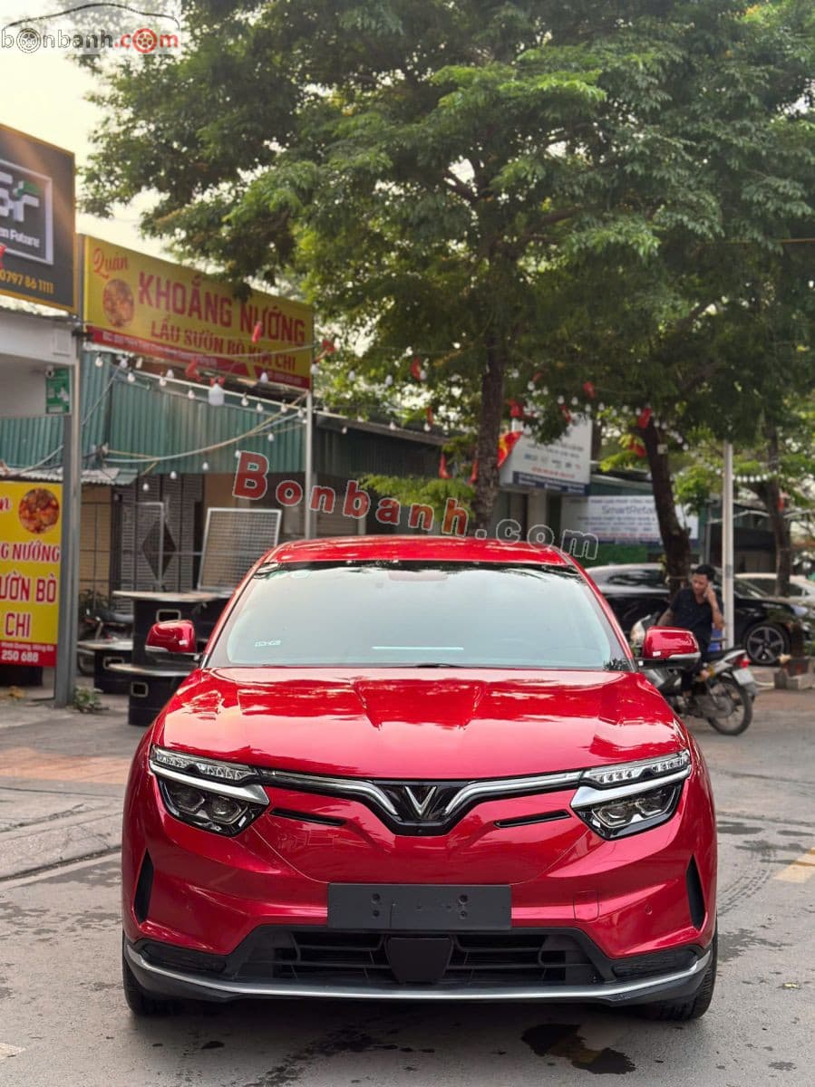 2024 VinFast VF8 S