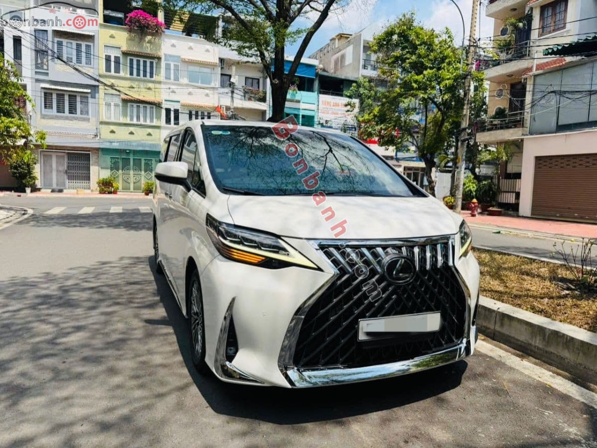 2021 Lexus LM 350