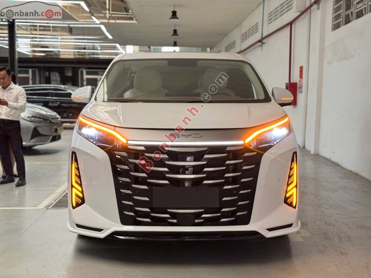 2026 BYD M9 Advanced