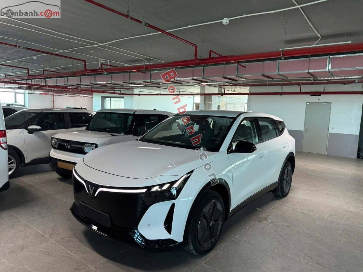 2026 VinFast VF8 Eco