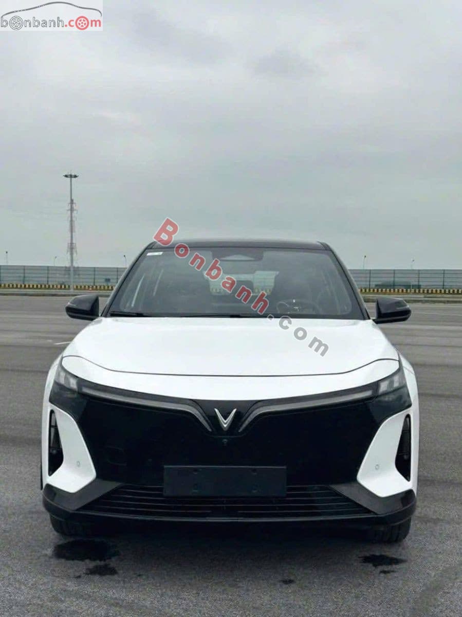2026 VinFast VF8 Eco